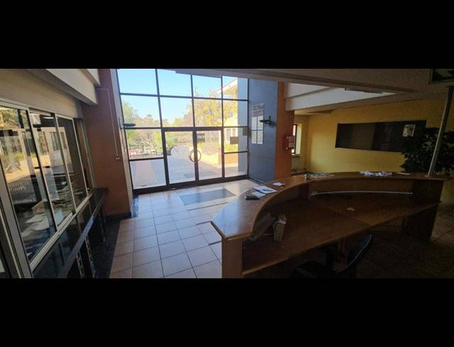 BUSINESS PROPERTY TO RENT IN VORNA VALLEY